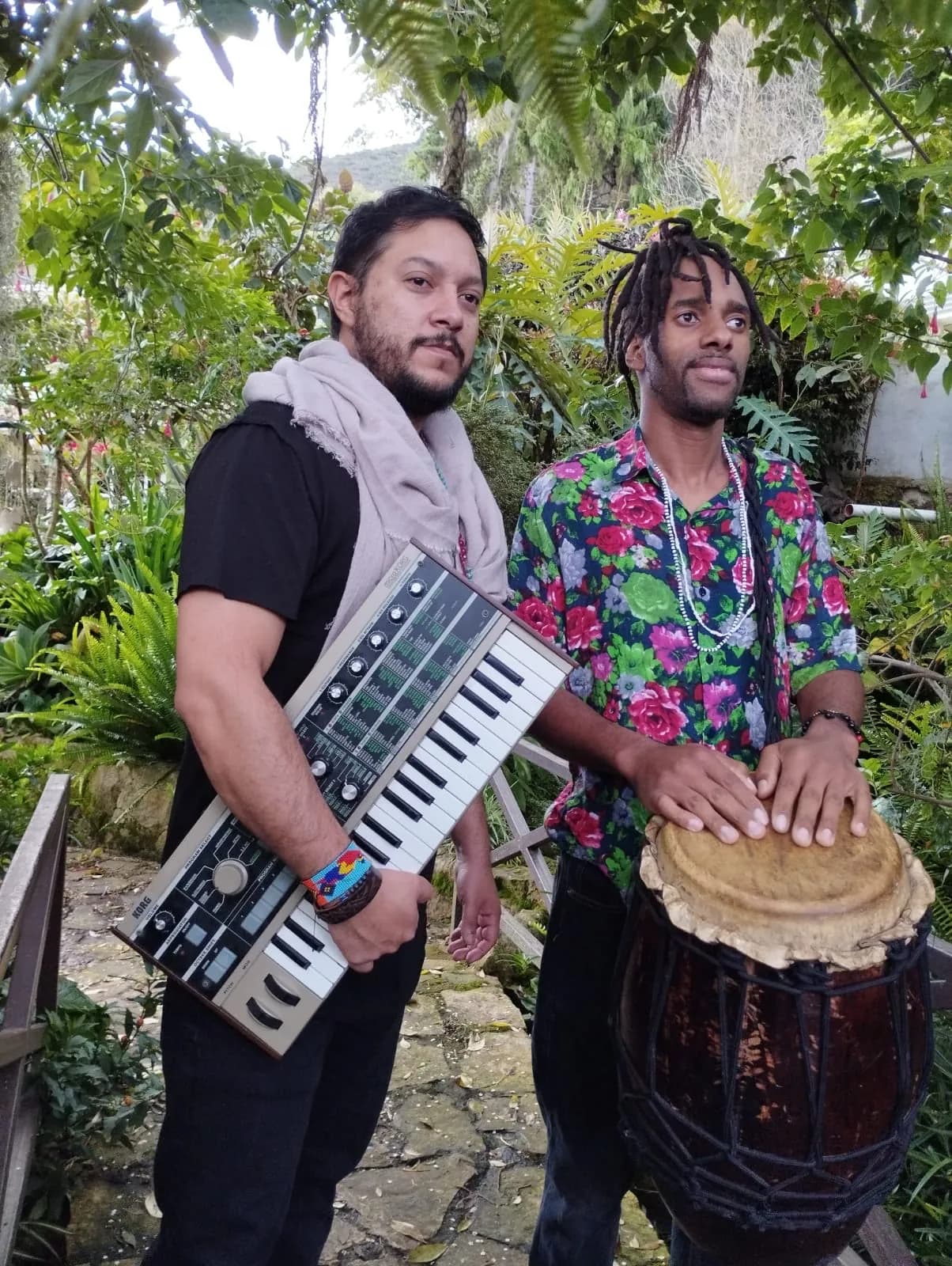 Lumbu & Kuntur: Horacio with a synth and a percussionist with a drum (1)