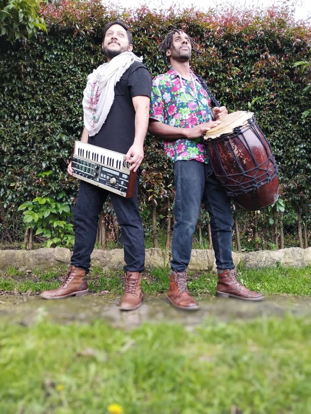 Lumbu & Kuntur: Horacio with a synth and a percussionist with a drum (3)