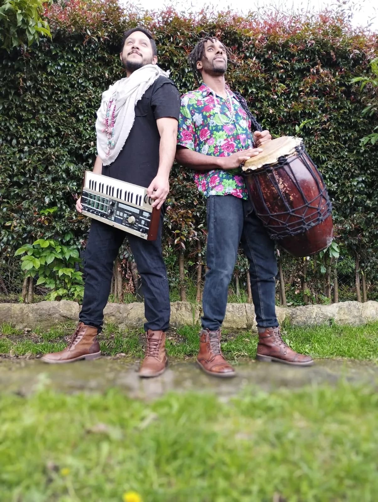 Lumbu & Kuntur: Horacio with a synth and a percussionist with a drum (5)