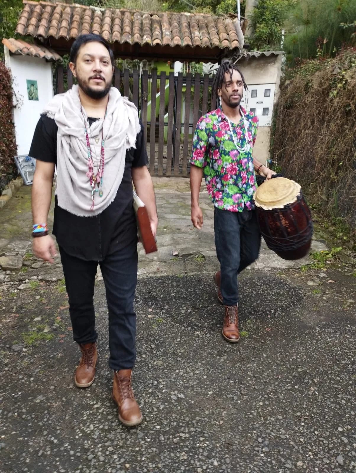 Lumbu & Kuntur: Horacio with a synth and a percussionist with a drum (6)