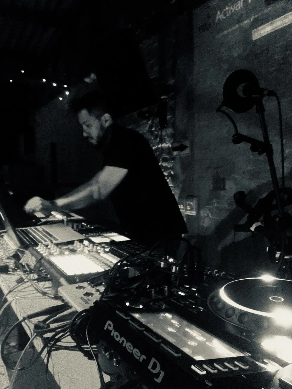 HOB live at the EMM Showcase (2)