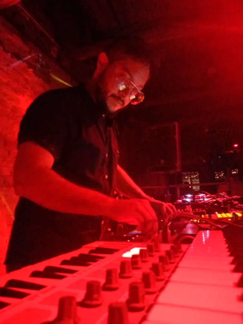 HOB live at the EMM Showcase (4)