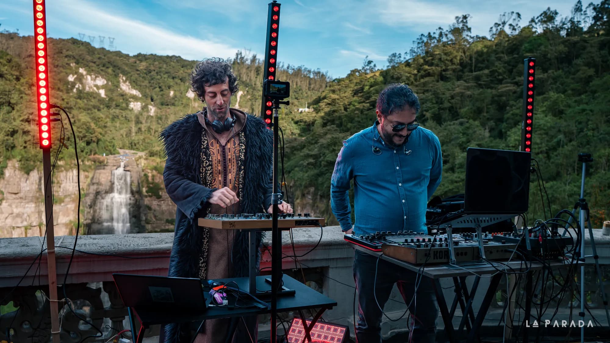 HOB live on the terrace at Salto del Tequendama (2)